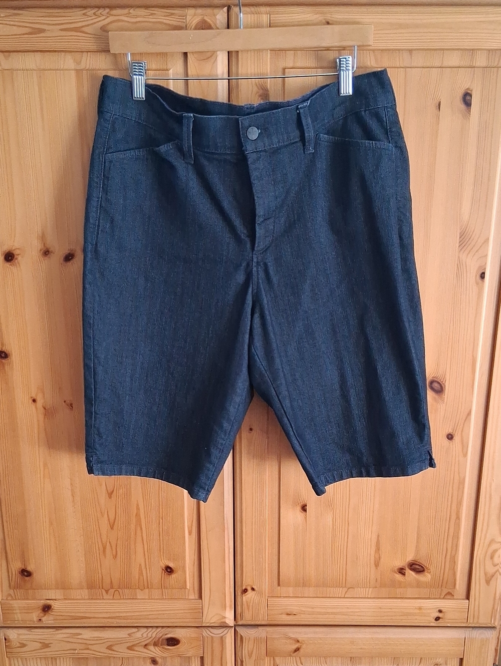 NYDJ Dark Wash Denim Stretch Lift Tuck Fit Summer Bermuda Shorts Plus Size 14 - Picture 8 of 8
